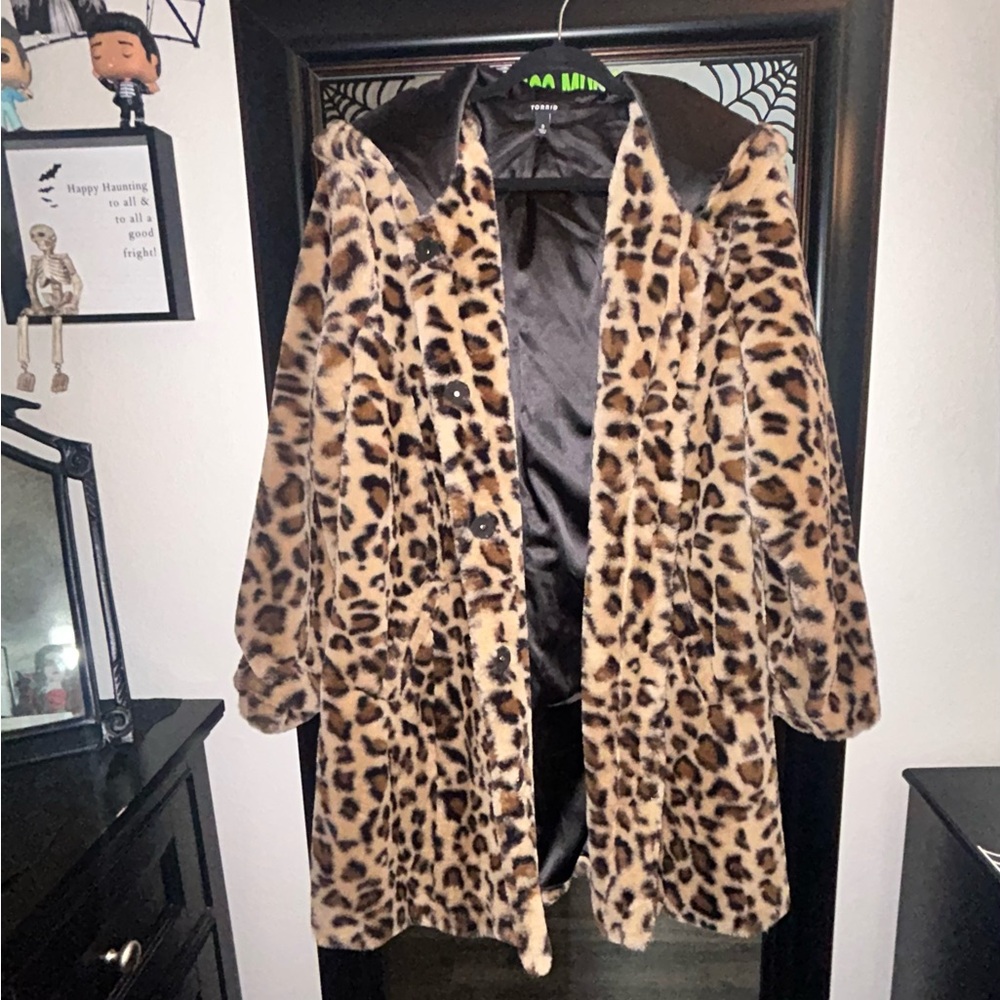 Torrid Leopard Print Faux Fur Hooded Coat Sz 0